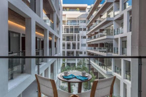 Brand new 2 Br condo with exquisite design and fast internet by Happy Address